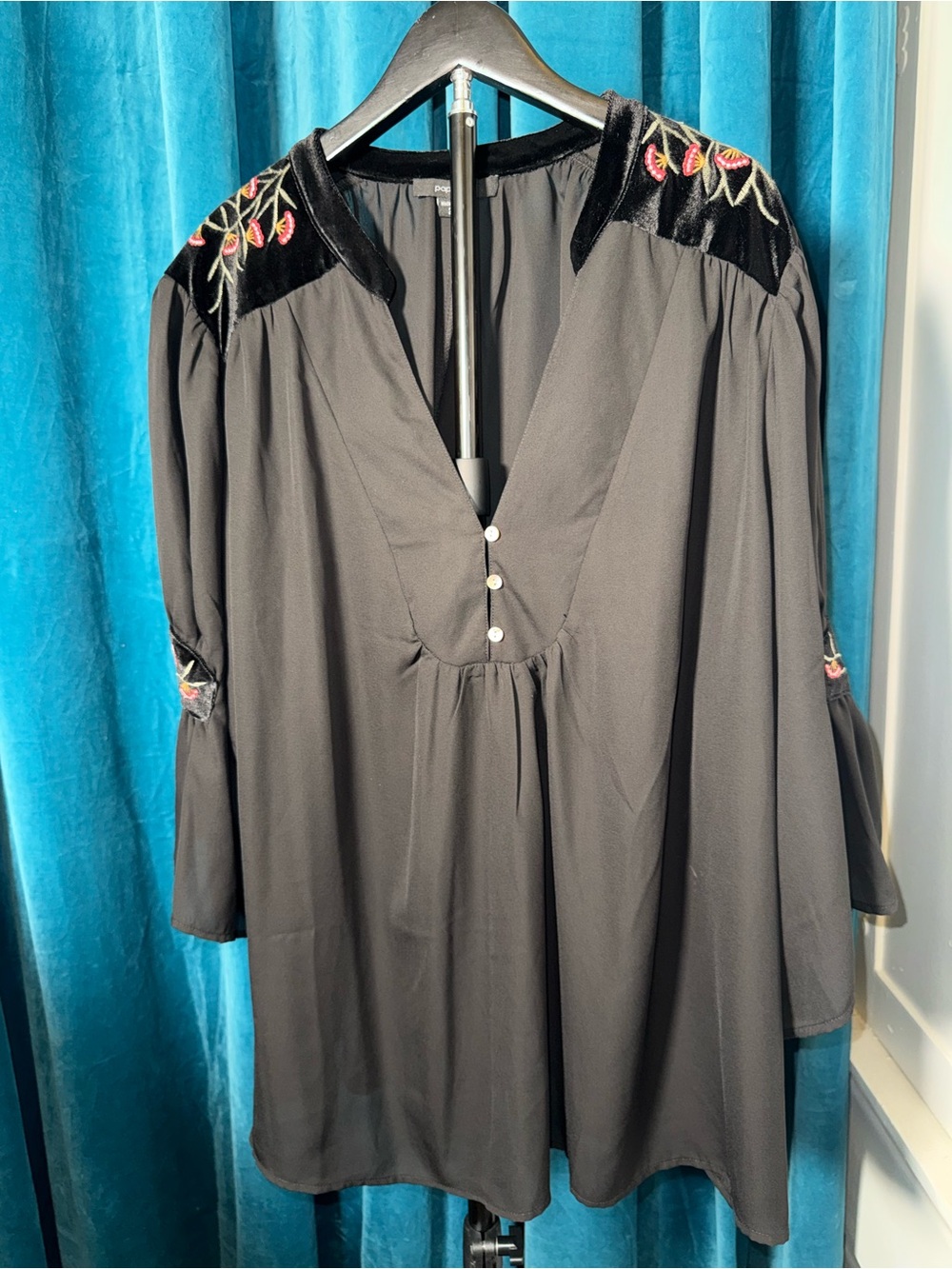 Black Embroidered Boho Blouse 2X V-Neck Bell Sleeve Cottagecore